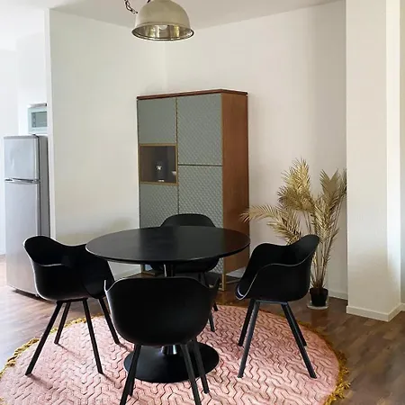 Design-appartement Im Zentrum شقة *